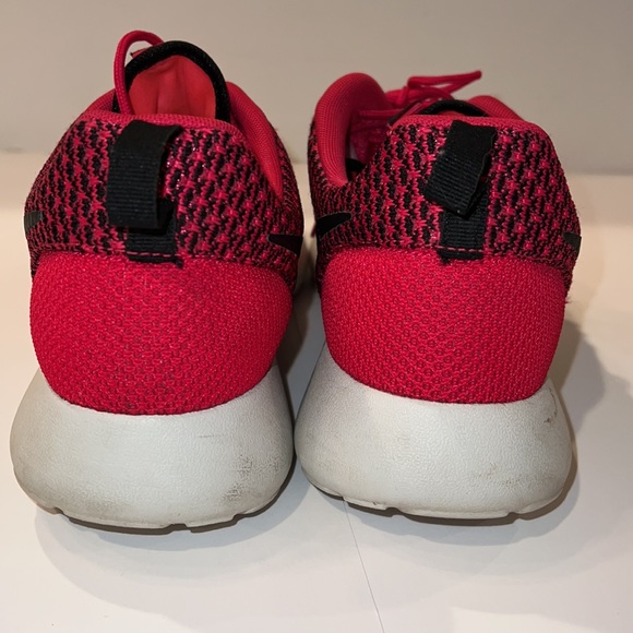 Unisex Men’s Nike Roshe Run Fuschia/Black Sneakers US 10.5 - Picture 5 of 7